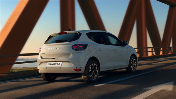 Robustan zadnjni kraj - Dacia Sandero
